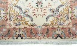 Close-up detail of New Tabriz 50/60/70 Raj rug from Iran / Persia showing Cork weave