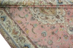 Close-up detail of 2000s Tabriz 50/60/70 Raj rug from Iran / Persia showing Cork weave