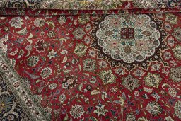 Close-up detail of 2000s Tabriz 50/60/70 Raj rug from Iran / Persia showing Cork weave