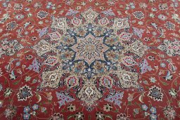 Central medallion detail of 2000s Tabriz 50/60/70 Raj rug from Iran / Persia
