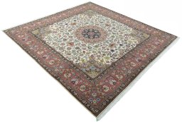 Close-up detail of 2000s Tabriz 50/60/70 Raj rug from Iran / Persia showing Cork weave