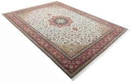 Close-up detail of 2000s Tabriz 50/60/70 Raj rug from Iran / Persia showing Cork weave