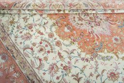 Close-up detail of 2000s Tabriz 50/60/70 Raj rug from Iran / Persia showing Cork weave