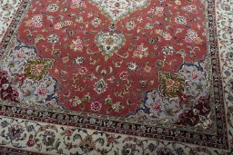 Close-up detail of 2000s Tabriz 50/60/70 Raj rug from Iran / Persia showing Cork weave