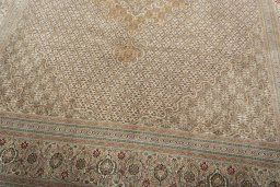Close-up detail of 2000s Tabriz 50/60/70 Raj rug from Iran / Persia showing Cork weave