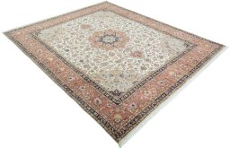 Close-up detail of 2000s Tabriz 50/60/70 Raj rug from Iran / Persia showing Cork weave