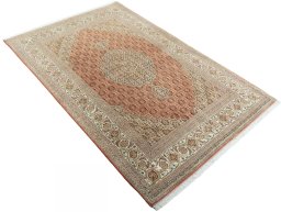 Close-up detail of New Tabriz 50/60/70 Raj rug from Iran / Persia showing Cork weave
