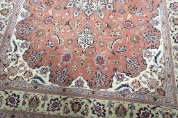 Close-up detail of New Tabriz 50/60/70 Raj rug from Iran / Persia showing Cork weave