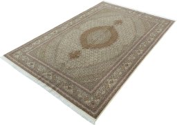 Corner detail of New Tabriz 50/60/70 Raj rug showing border pattern and Cork pile