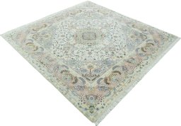 Close-up detail of New Tabriz 50/60/70 Raj rug from Iran / Persia showing Cork weave