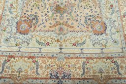 Corner detail of New Tabriz 50/60/70 Raj rug showing border pattern and Cork pile