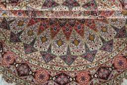 Close-up detail of New Tabriz 50/60/70 Raj rug from Iran / Persia showing Cork weave