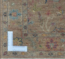 Corner detail of New Farahan rug showing border pattern and Wool pile
