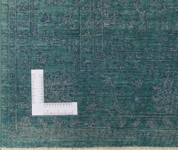 Corner detail of New Farahan rug showing border pattern and Wool pile