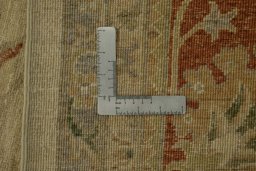 Surface texture of New Farahan rug with natural Cotton and intricate pattern