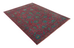 Corner detail of New Farahan rug showing border pattern and Wool pile