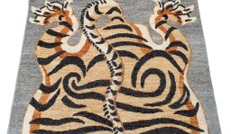 Backside of handmade New Farahan rug showing knot structure and weave density