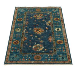 Surface texture of New Farahan rug with natural Wool and intricate pattern