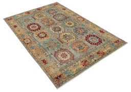 Corner detail of New Farahan rug showing border pattern and Wool pile