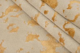 Corner detail of New Organic rug showing border pattern and Wool pile