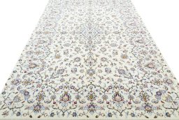 Surface texture of New Kashan rug with natural Wool and intricate pattern