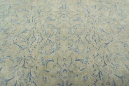 Central medallion detail of 1970s Vintage rug from Pakistan
