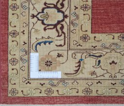 Corner detail of New Farahan rug showing border pattern and Wool pile