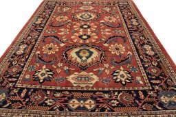 Surface texture of New Farahan rug with natural Wool and intricate pattern