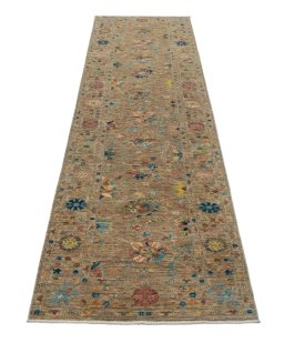 Surface texture of New Farahan rug with natural Wool and intricate pattern