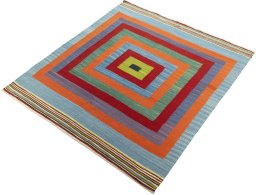 Corner detail of New Kilim Sofre rug showing border pattern and Wool pile