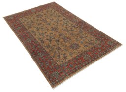 Corner detail of New Farahan rug showing border pattern and Wool pile