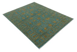 Corner detail of New Farahan rug showing border pattern and Wool pile
