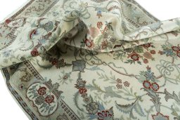 Surface texture of New Kashmar rug with natural Wool and intricate pattern