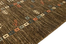 Central medallion detail of 1980s Persian Gabbeh rug from Afghanistan