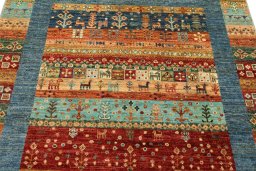 Central medallion detail of New Persian Gabbeh rug from Pakistan