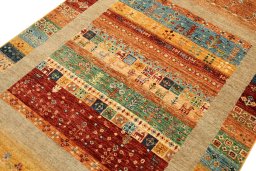 Central medallion detail of New Persian Gabbeh rug from Pakistan
