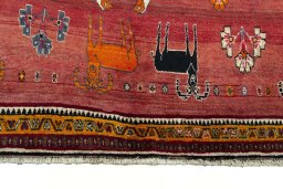 Central medallion detail of 2000s Persian Gabbeh rug from Iran / Persia