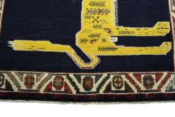 Central medallion detail of 2000s Persian Gabbeh rug from Iran / Persia