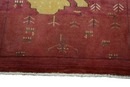 Central medallion detail of 2000s Persian Gabbeh rug from Iran / Persia