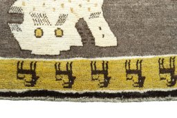 Central medallion detail of 2000s Persian Gabbeh rug from Iran / Persia