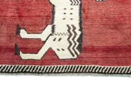 Central medallion detail of 2000s Persian Gabbeh rug from Iran / Persia