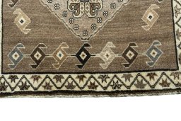 Central medallion detail of 2000s Persian Gabbeh rug from Iran / Persia