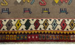 Central medallion detail of 2000s Persian Gabbeh rug from Iran / Persia