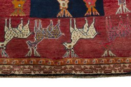 Central medallion detail of 2000s Persian Gabbeh rug from Iran / Persia