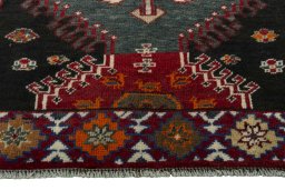Central medallion detail of 2000s Persian Gabbeh rug from Iran / Persia