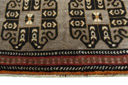 Central medallion detail of 2000s Persian Gabbeh rug from Iran / Persia