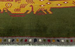 Central medallion detail of 2000s Persian Gabbeh rug from Iran / Persia