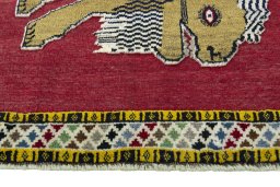 Central medallion detail of 2000s Persian Gabbeh rug from Iran / Persia
