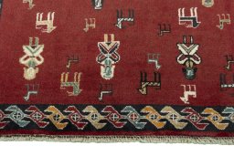 Central medallion detail of 2000s Persian Gabbeh rug from Iran / Persia
