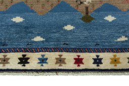 Central medallion detail of 2000s Persian Gabbeh rug from Iran / Persia
